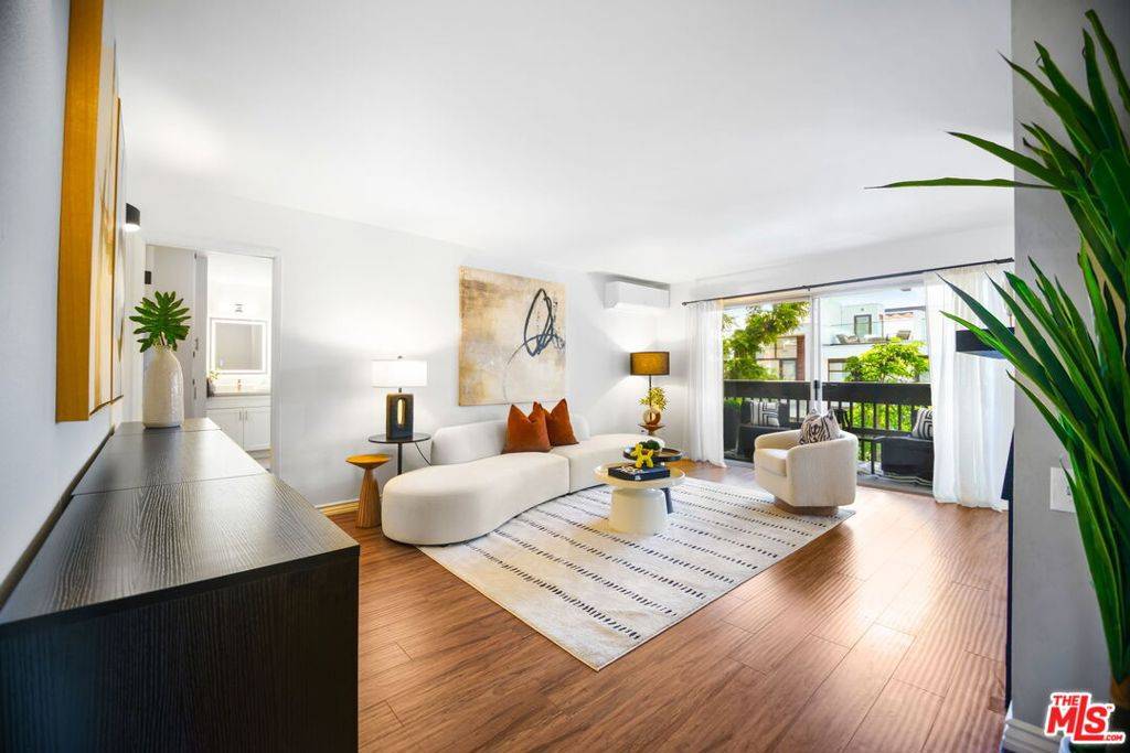 West Hollywood, CA 90069,9061 Keith AVE #303