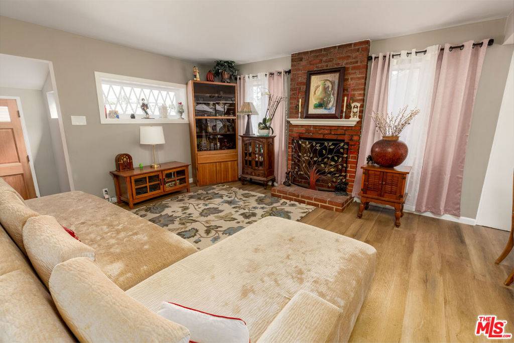 Los Angeles, CA 90045,6058 W 76th ST