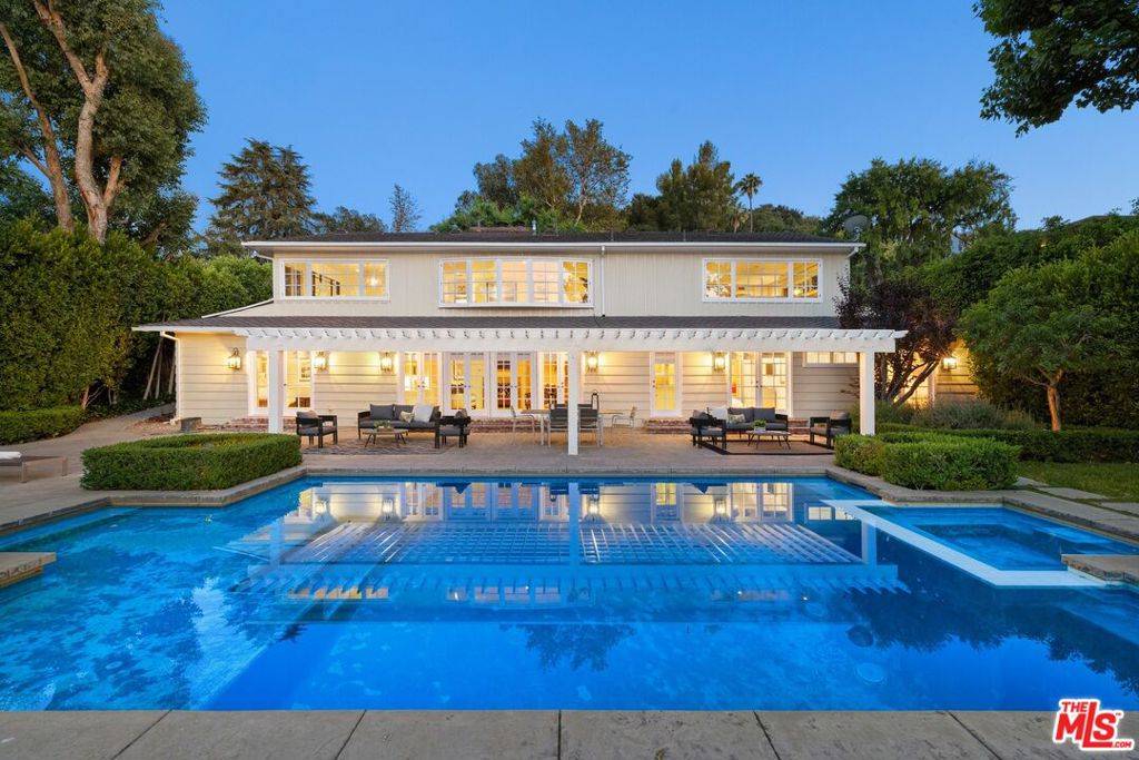 15631 Meadowgate RD, Encino, CA 91436