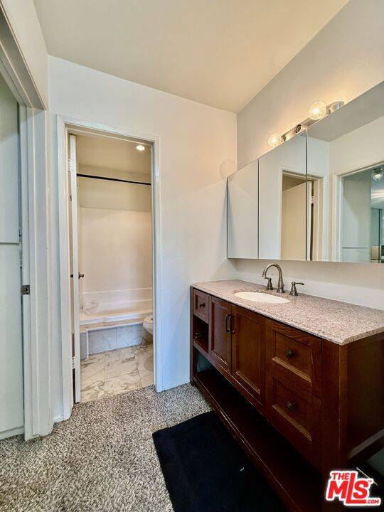 Encino, CA 91316,5460 White Oak AVE #D302