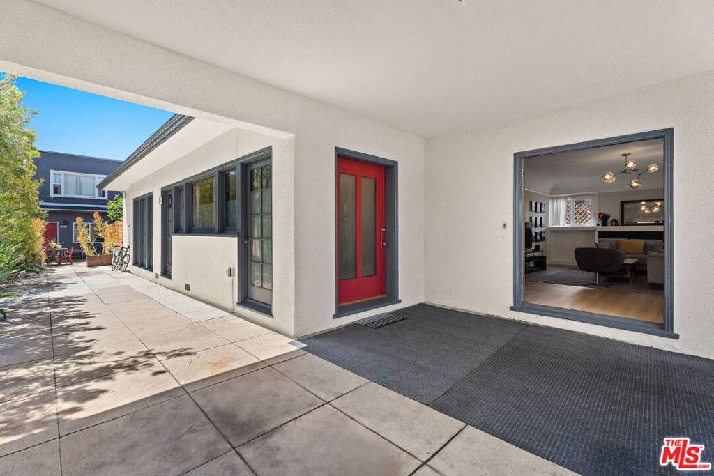 Los Angeles, CA 90027,1725 N Berendo ST