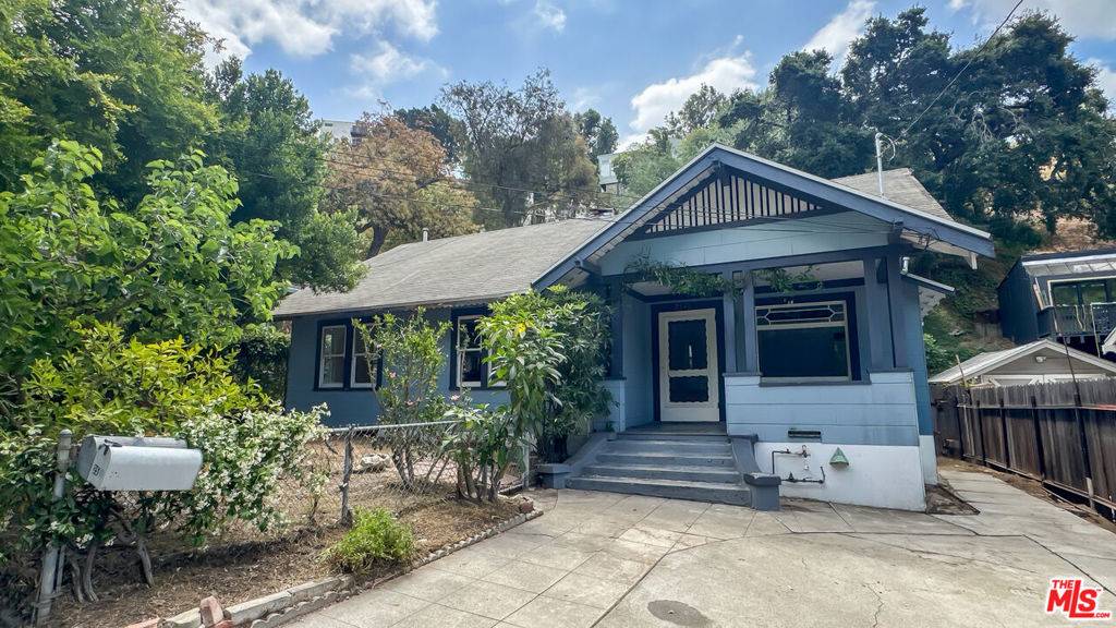 2540 Glen Green ST, Los Angeles, CA 90068