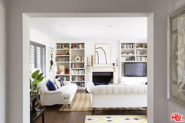 Los Angeles, CA 90068,2500 Carman Crest DR