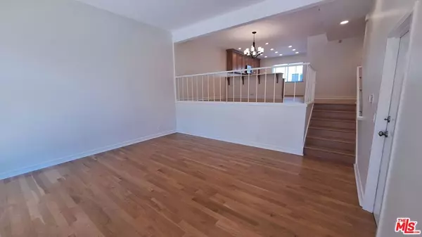 Marina Del Rey, CA 90292,13055 MINDANAO WAY #3