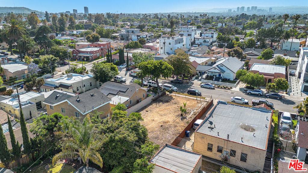 Los Angeles, CA 90016,2142 S Rimpau BLVD