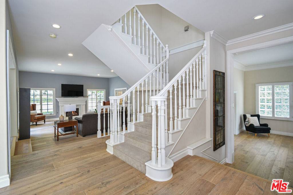 Westlake Village, CA 91362,5449 S Rim ST