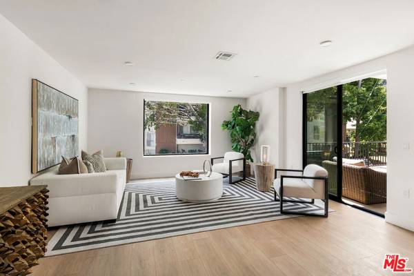 Los Angeles, CA 90068,3649 Regal PL #203