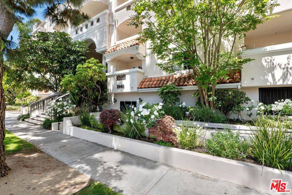 1948 Malcolm AVE #303, Los Angeles, CA 90025