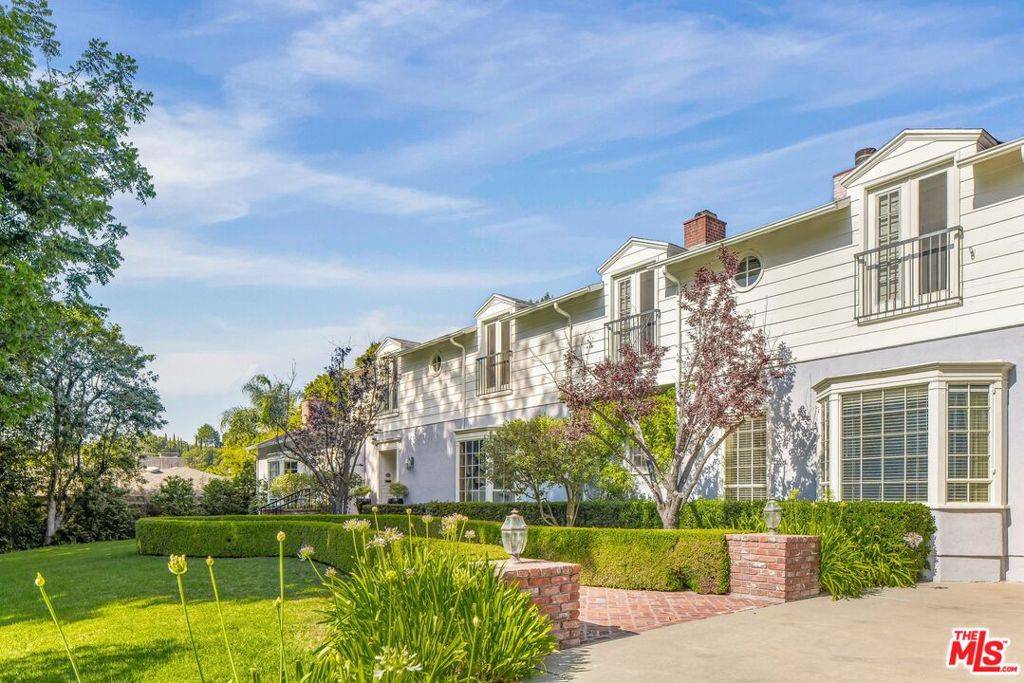 3734 Longridge AVE, Sherman Oaks, CA 91423