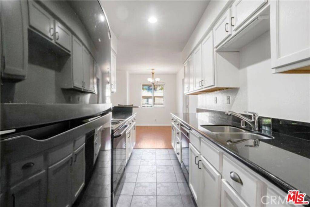 Sherman Oaks, CA 91423,5003 Tilden AVE #109