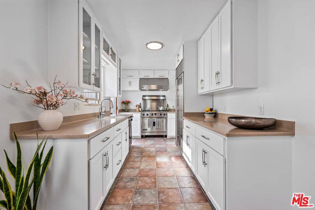 Venice, CA 90291,666 Marr ST