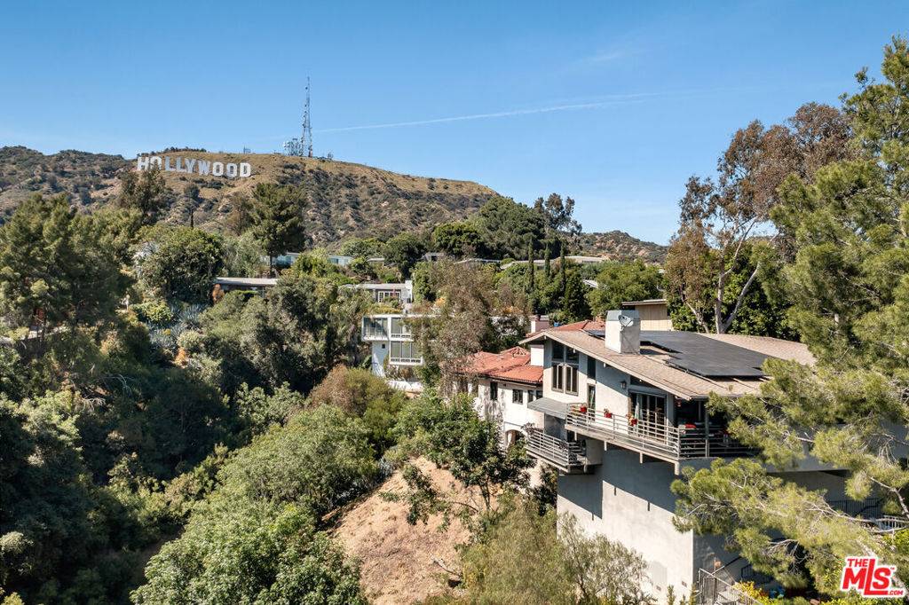 3307 Deronda DR, Los Angeles, CA 90068