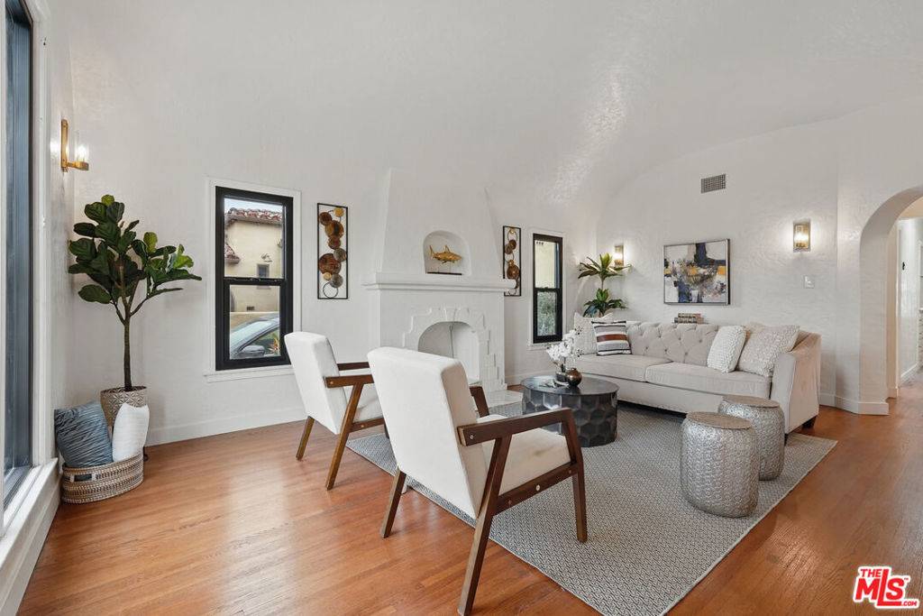 8919 Beverlywood ST, Los Angeles, CA 90034