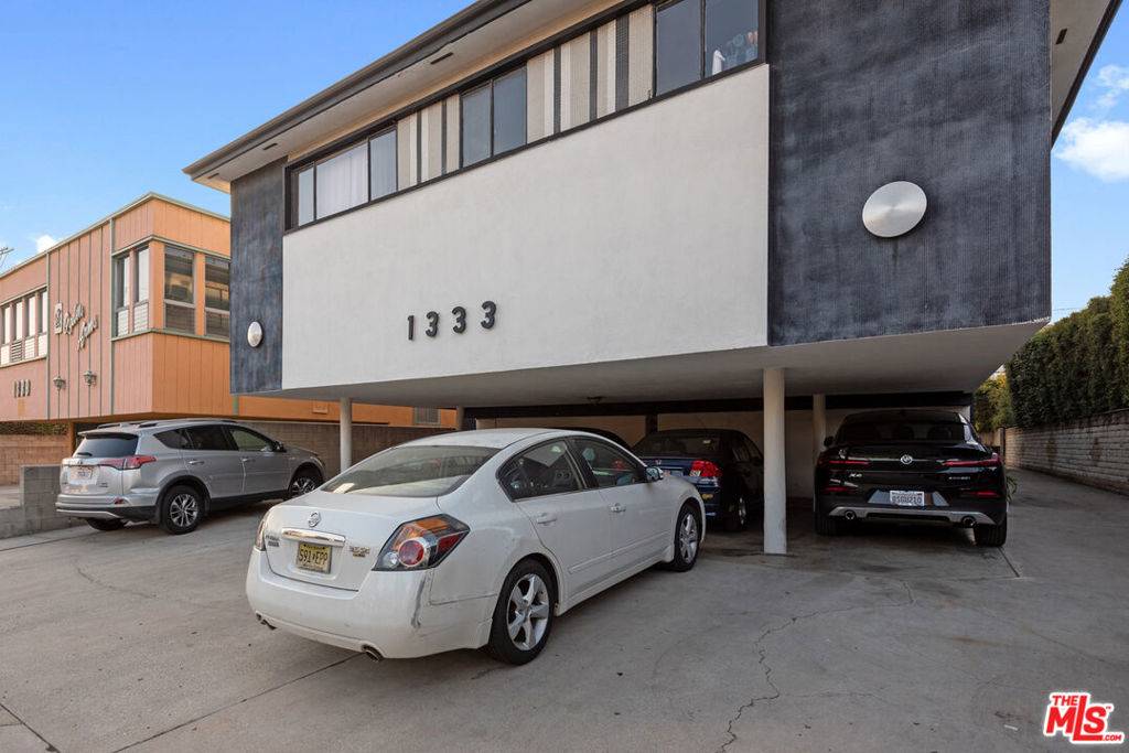 Los Angeles, CA 90019,1333 S Ogden DR #2