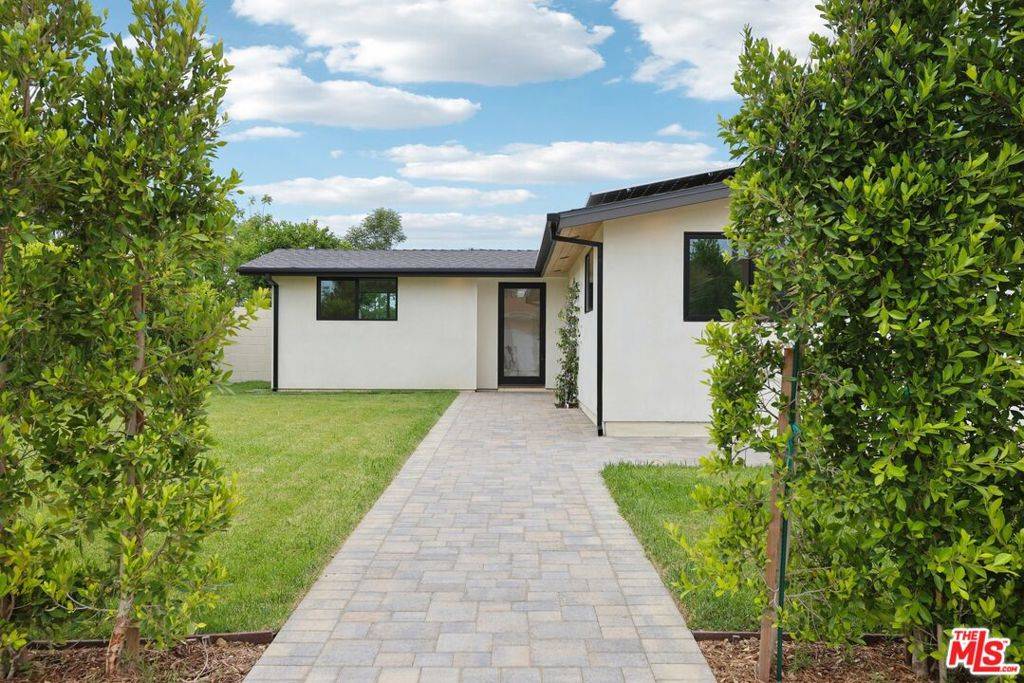 Winnetka, CA 91306,6731 Delco AVE