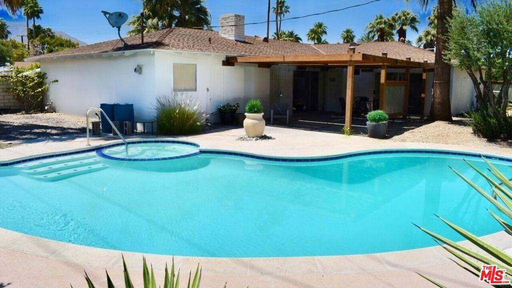 494 N Monterey RD, Palm Springs, CA 92262