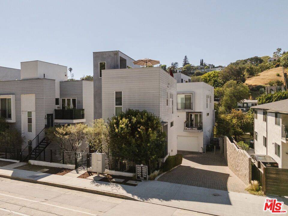 1931 Griffith Park BLVD, Los Angeles, CA 90039