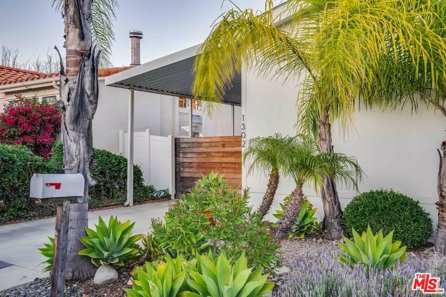 1302 Zuni LN, Topanga, CA 90290