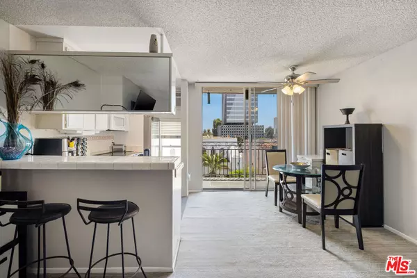 Los Angeles, CA 90048,6151 Orange ST #307