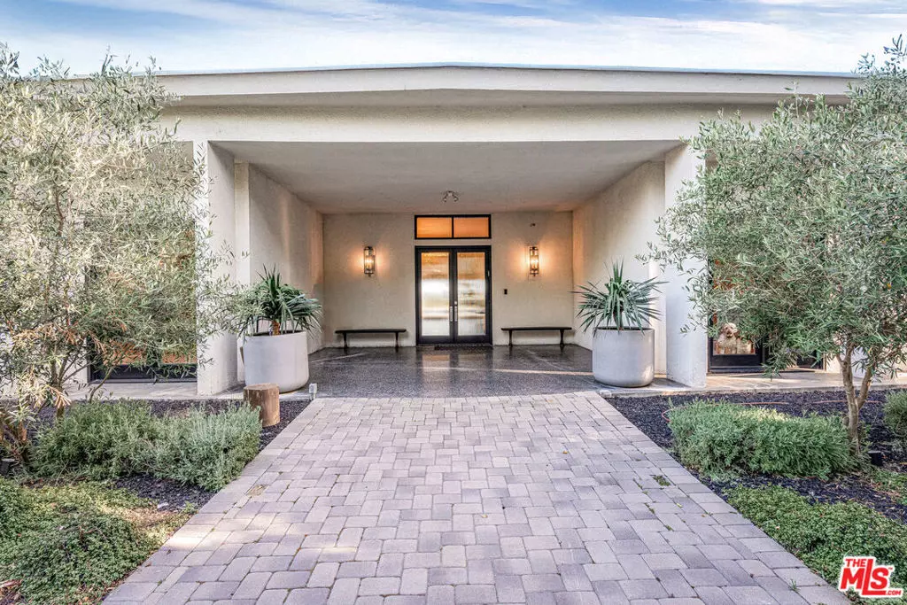 Beverly Hills, CA 90210,430 Robert LN