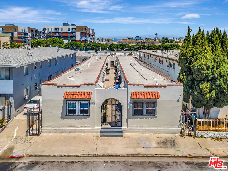 Los Angeles, CA 90006,2233 W 14th ST
