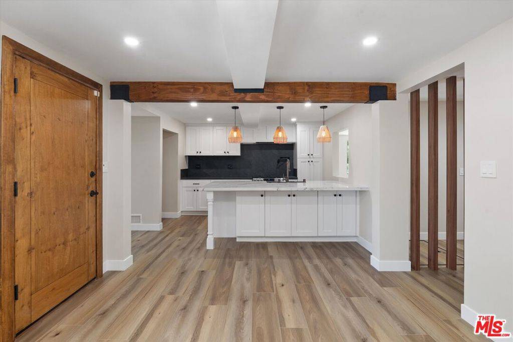 San Pedro, CA 90731,584 W 10th ST
