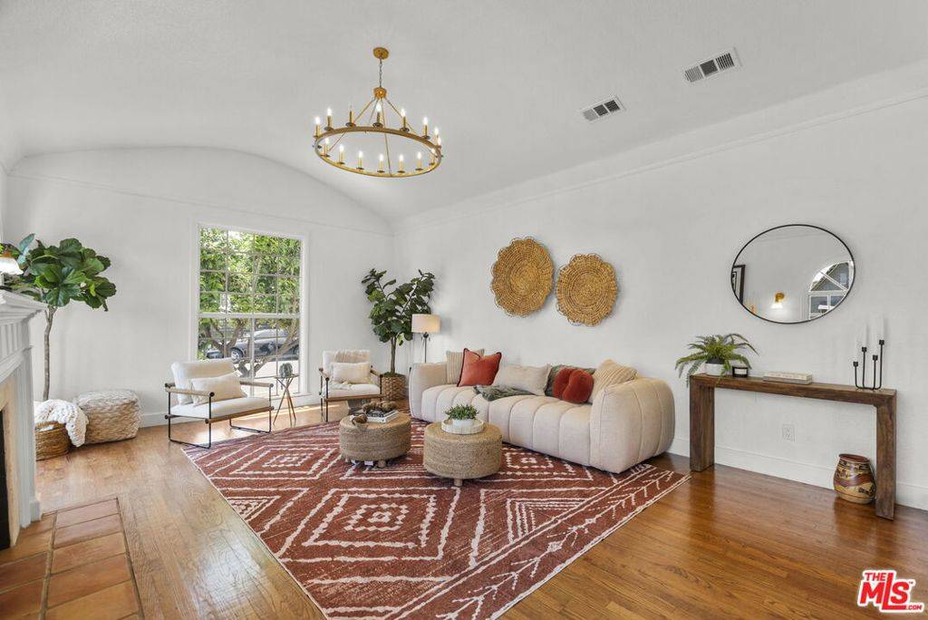 Los Angeles, CA 90016,2959 Potomac AVE