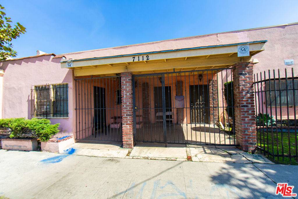 7112 S Victoria AVE, Los Angeles, CA 90043