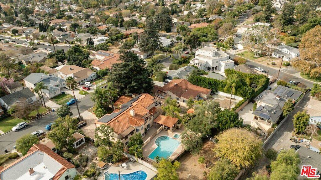 Burbank, CA 91501,828 S Sunset Canyon DR