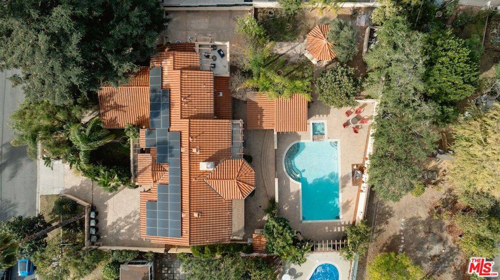 Burbank, CA 91501,828 S Sunset Canyon DR