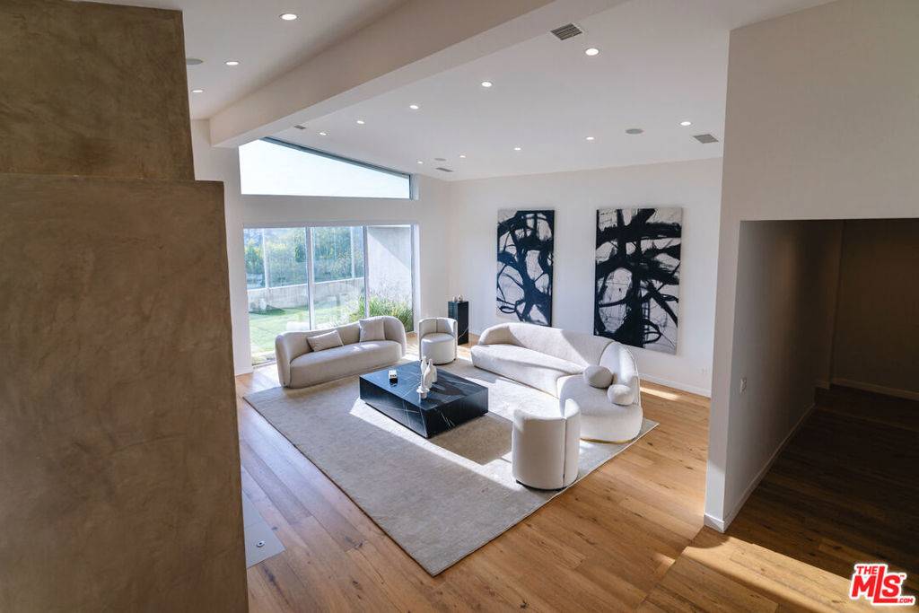 Sherman Oaks, CA 91403,3423 Scadlock LN