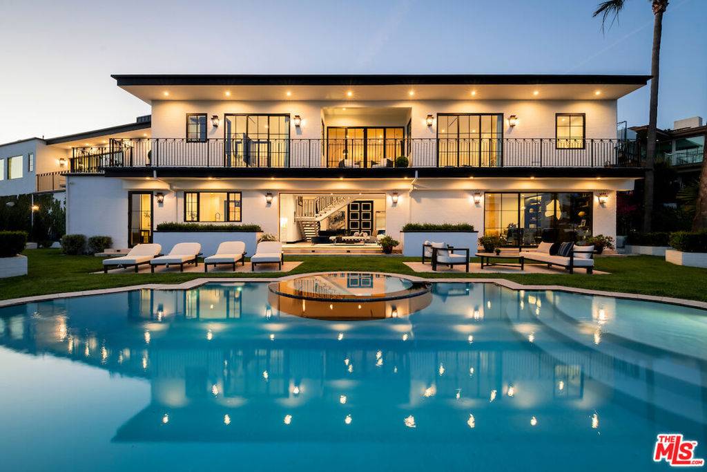 10932 Savona RD, Los Angeles, CA 90077
