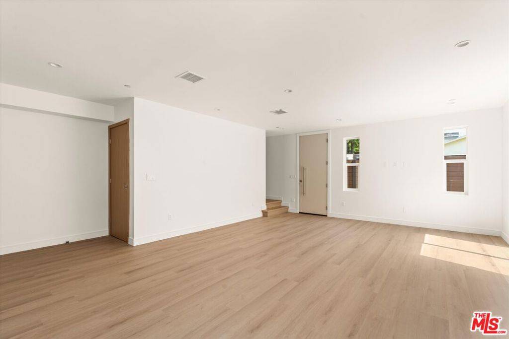 Sherman Oaks, CA 91401,5910 1/2 Mammoth AVE