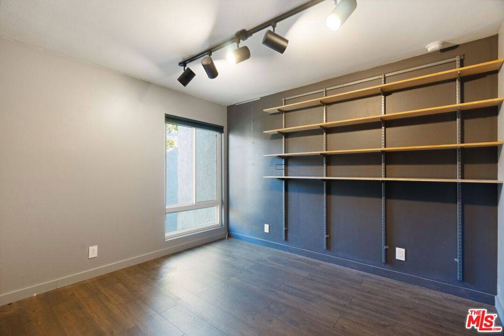 West Hollywood, CA 90069,950 N Kings RD #341