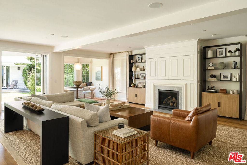 Santa Monica, CA 90402,621 21st PL