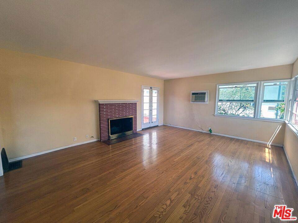 North Hollywood, CA 91606,6035 Simpson AVE