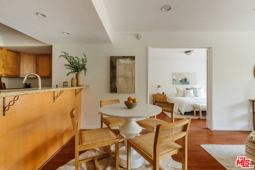 Los Angeles, CA 90068,2700 Cahuenga BLVD #4107