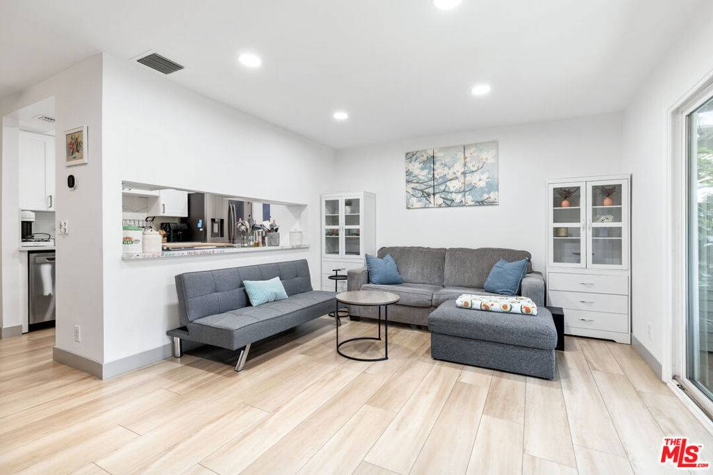 Montrose, CA 91020,2735 Piedmont AVE #6