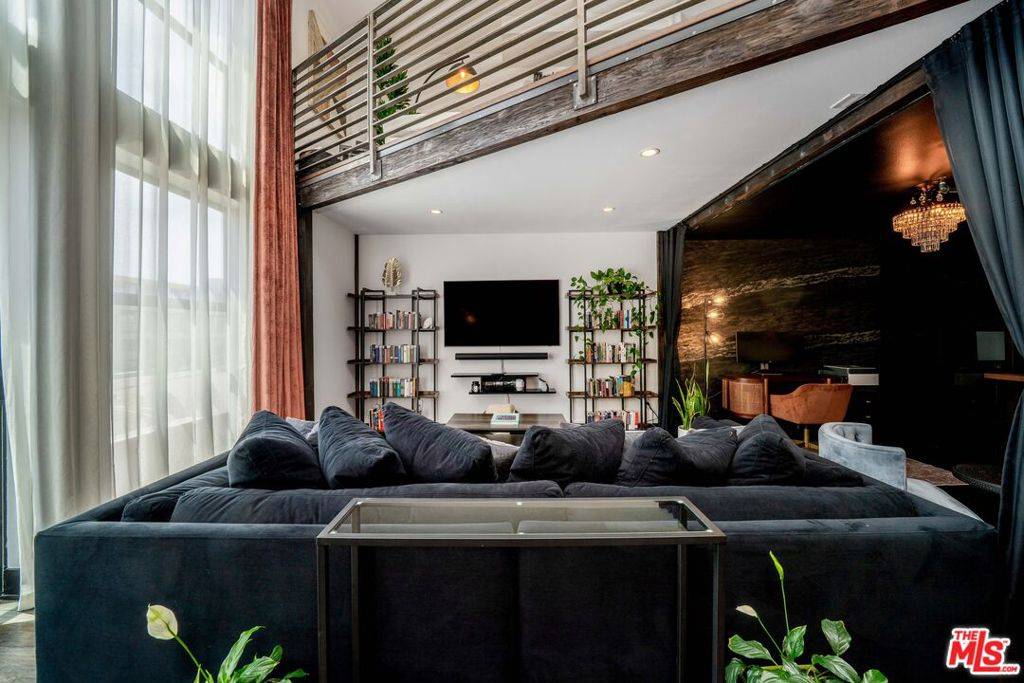 4115 Glencoe AVE #302, Marina Del Rey, CA 90292