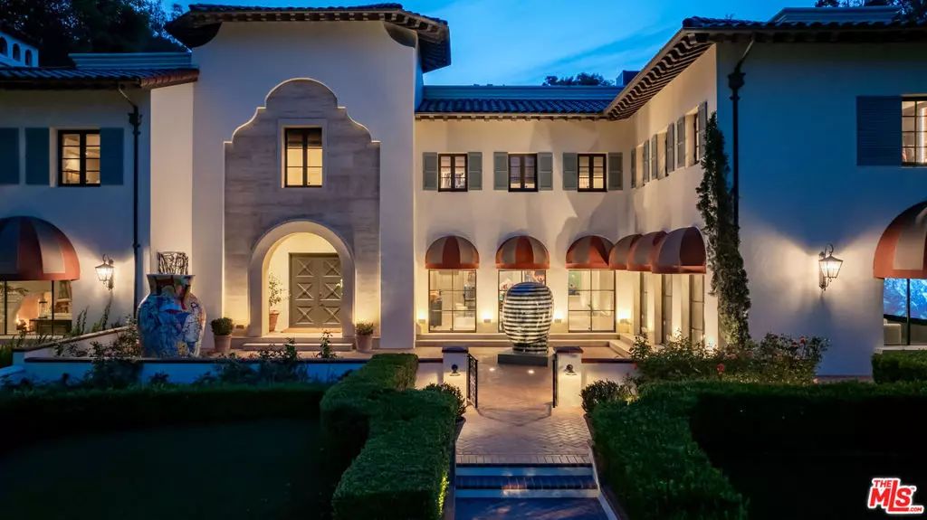 Encino, CA 91436,4009 Valley Meadow RD