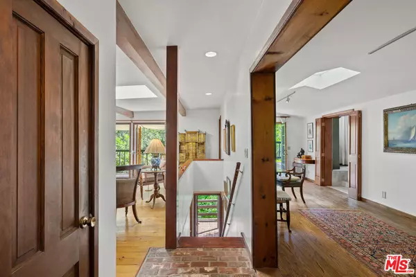 21550 Summit TRL, Topanga, CA 90290