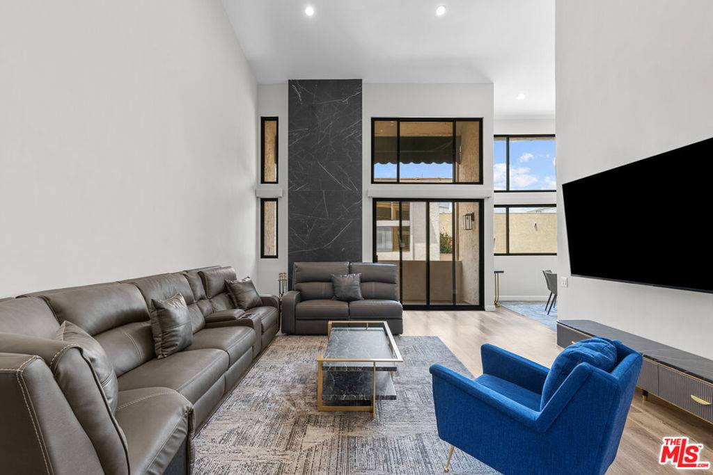 Encino, CA 91316,5310 Zelzah AVE #302