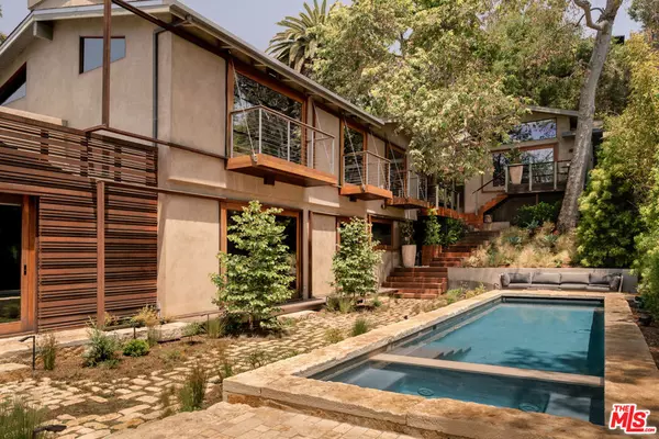 Santa Monica, CA 90402,415 Mesa RD