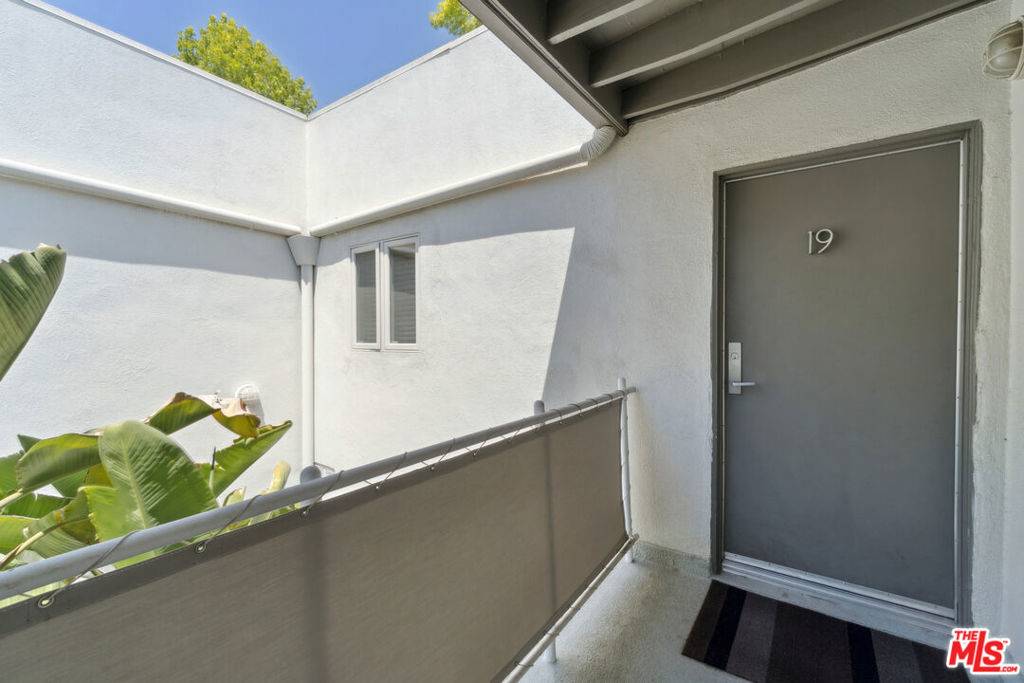 West Hollywood, CA 90069,1145 Larrabee ST #19