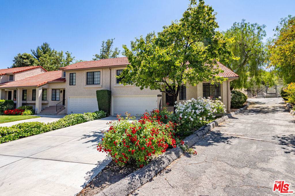 Newhall, CA 91321,20055 Avenue Of The Oaks #220