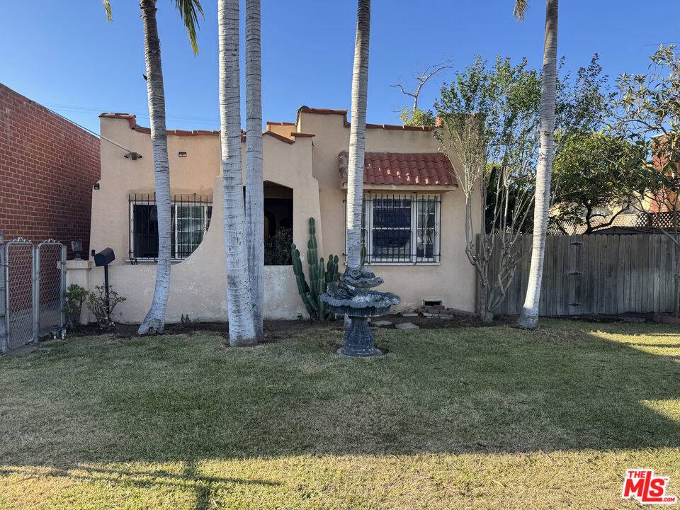 421 W Arbor Vitae ST, Inglewood, CA 90301