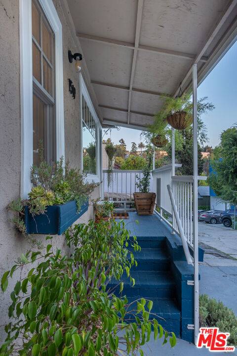 Los Angeles, CA 90026,1519 Morton TER