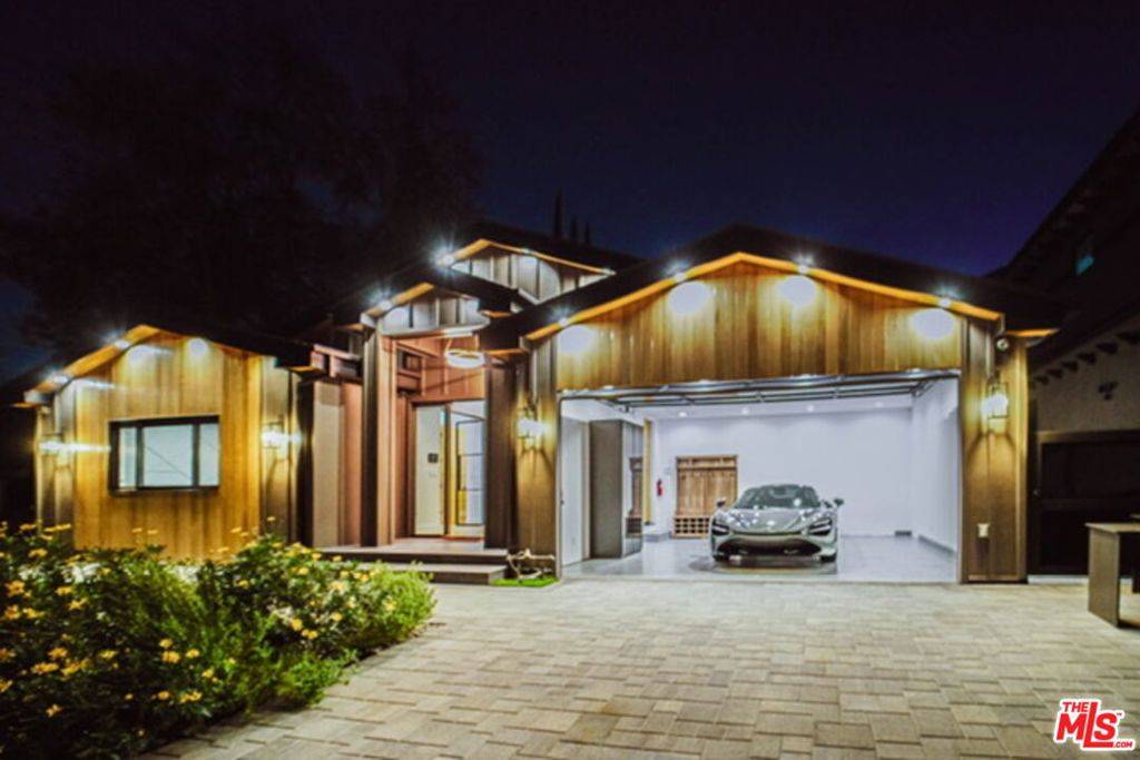 12354 Tiara ST, Valley Village, CA 91607