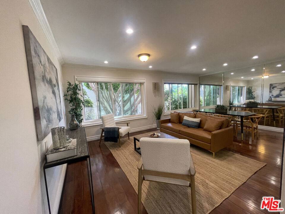 West Hollywood, CA 90069,1015 N Kings RD #115