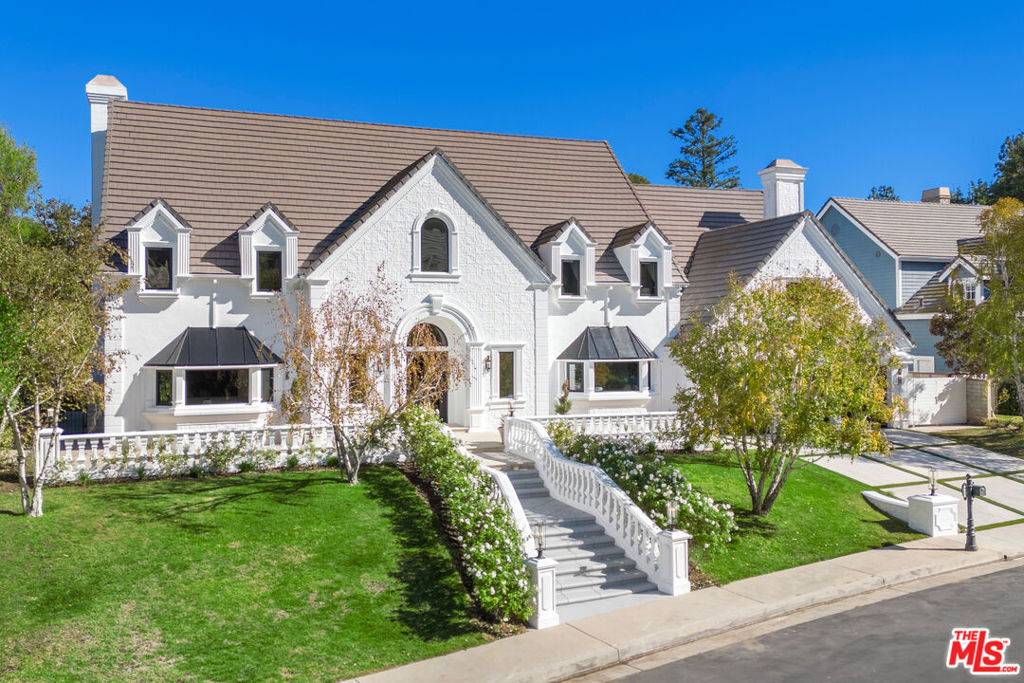 Woodland Hills, CA 91364,4608 Westchester DR
